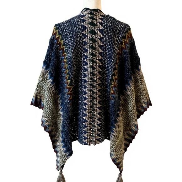 NWOT Bohemian Knit Tasseled Poncho Cardigan Sweater Oversized. - Picture 2 of 13